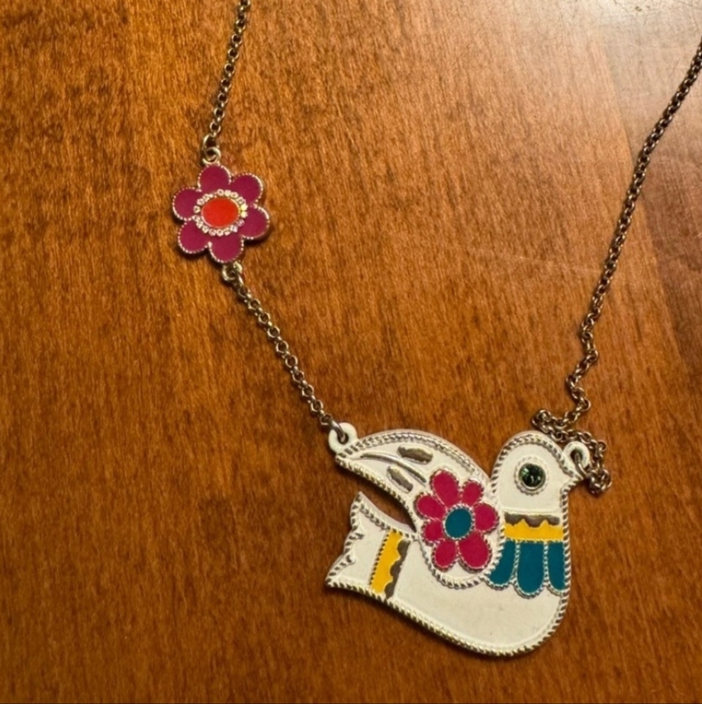 Betsey Johnson White Peace Dove Bird Necklace (Rare Find)